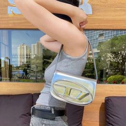 Xiaozhong Dingdang Spring/summer Portable Underarm Women's Millennium Spicy Girl Style Silver Shoulder Crossbody Bag 2024 78% Off Store wholesale