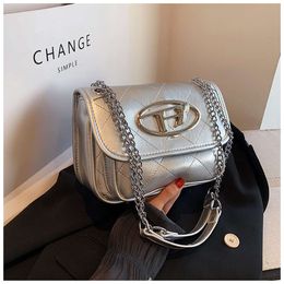 Niche Lingge New Internet Celebrity Popular Dingdang Small Square Crossbody Chain Wandering Bag 2024 78% Off Store wholesale