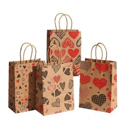 1224Pcs kraft Paper Love Heart Gift Bags With Handle Valentines Day Favor Wrap Shopping Packaging Bag Wedding Party Decoration 240124