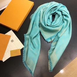 Kadınlar için Tasarımcı Eşarp Tasarımcı İpek Eşarp Erkek Lüks Eşarp Kadınlar Dört Sezon Şal Moda V Mektup Scarves Echarpe De Luxe