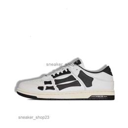 Amiiris 2024 Bone Couple Designer Shoe Mens Same Sneaker Genuine Leather Thick Sole Chunky Top Low Skel Sports Black White Shoes Casual Board Lhck