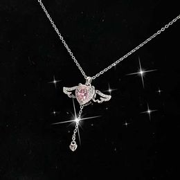 Chokers Crystal Angel Wings Heart Pendant Necklaces Ladies Girl Simple Y2K Pink White Zircon Love Elegant Necklace Women Jewellery 2023 YQ240201