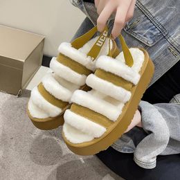 Sandals Arrival Women's Furry Shoes 2024 Autumn Luxury Designer Flat Platform Casual Woman