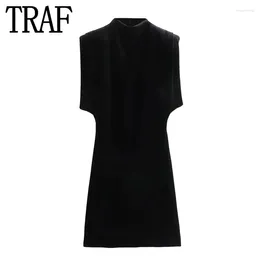 Casual Dresses TRAF Velvet Mini Dress Woman Sleeveless Vintage Black Chic And Elegant Evening Short Party For Women 2024