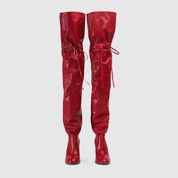 Pelle 2024 Lady Square Subskin di pelle di pecora piatta e tacchi Cavaliere Boots Modello di coulistica a pieghe per pilastri alti con le dita del ginocchio Long Knee Wedding Scarpe dimensioni 29707