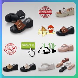 Designer Casual Platform High rise thick soled PVC slippers man Woman Light weight wear resistant Leather rubber sandals Flat Summer Beach Slipper