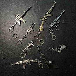 Keychains Lanyards CF Fashion Eat Chicken Keychain Battlegrounds Backpack 98k Mini Gun M416 AK47 Toys Key Ring Woman Man Jewwlry Wholesale Q240201