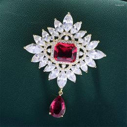 Brooches Exquisite Red Zircon Flower Brooch Pin For Women Vintage Baroque Court Banquet Party Clothing Accessories