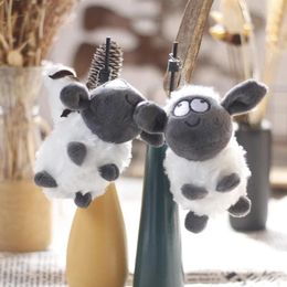 Keychains Cute Lamb Keychain Gift Trend Sheep A Doll Bag Pendant Key Ring Women Ornaments Small Paw Toy Soft Pom Ball Car Ke