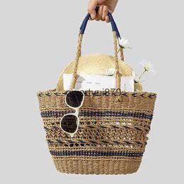 Shoulder Bags Casual ollow Striped Straw Basket Bag Designer Paper Woven Women Soulder andmade Summer Beac Large Tote 2024olidayH2421