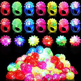 Decoração de festa 50pcs LED Light Up Anel Bumpy Anéis Piscando Jelly Light-Up Brinquedo Recompensas de Aniversário Ovos Filler Glow Supplies