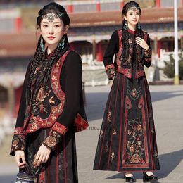 Ethnic Clothing 2024 Chinese Vintage Gilet National Flower Embroidery Satin Jacquard Vest Tang Suit Stand Collar Sleeveless Jacket Waistcoat
