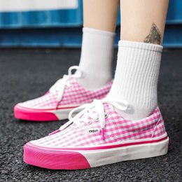 Dress Shoes Women Vulcanize Shoes Fashion Pink Gingham Canvas Shoes Round Toe Flat Casual Sneakers Low Top Comfortable Skateboarding ShoesL2402