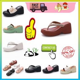 Designer Platform High rise thick soled PVC slippers man Woman Light weight wear resistant Leather rubber soles sandals Flat Summer Beach Slipper