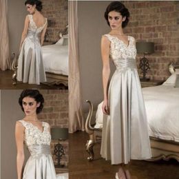 Mother Of the Bride Dresses 2019 Gorgeous Sleeveless Lace V Neck Satin Evening Dress A Line Tea Length Ribbon Long Prom Party Gown246l