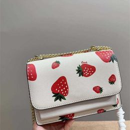Sell Strawberry Designer Bag Chain Fashion Messenger Bag Caches Ladies Flip Luxury Bag Women Designers Handbags Wallet Practical Crossbody Bags Purse 230309