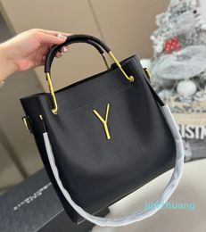 Designer -Handbag Bucket bag with gold label suitable for leisure travel business high quality handbag