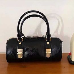 Shoulder Bags Black Boston Tote For Women Luxury Designer andbag Purse 2024 New In Vintage Oil Wax Skin Lock Decorate Soulder CrossbodyH2422