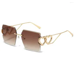 Sunglasses 2024 Frameless Love European And American Fashion Women Net Red Cut Square Metal Female