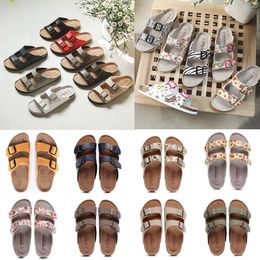 Designer Sandals Slippers Summer Men Women Shoes Shaped Multicolor Flora Slides Moulded in black Tonal rubber sole