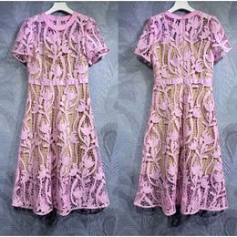 Floral Embroidery Pink Dresses 2024 Half Sleeve Pink Midi Dresses New Summer Elegant Women Belt Designer Long Pleated Dresses Muliti-color Mulit-size FZ0108