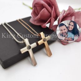 Necklaces Personalised projection couple cross necklace custom photos can be worn by both men and women as wedding anniversary gifts