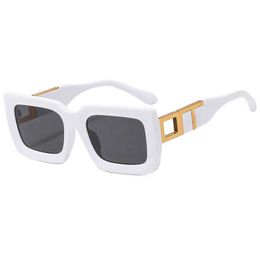 Off sunglasses Designer for Mens and womens New fashion brand sunglasses Summer Super Thick Square Frame Wide Temples Classic metal arrow Women Vacation Glass RPU6