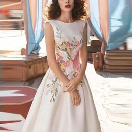 Günlük Elbiseler Nakış Kolsuz A-line Elbise İlkbahar Yaz 2024 Yuvarlak Boyun Zarif Fransız Tarzı Beyaz Moda Kadınlar için