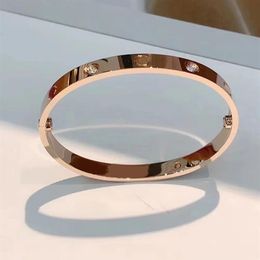 Couple Designer Bracelets Fashion Bangle Classic Drill MOVE BRACELET For Men Women High-Quality Jewelry Gifts Size 16-21 Default 1256l