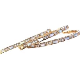 Bulgarilies-Armband, Designer-Luxus-Mode-Damen-Originalqualität, exquisites weißes Beimu-Schlangenknochen-Armband, dick vergoldet, 18 Karat Roségold, geformter Diamant