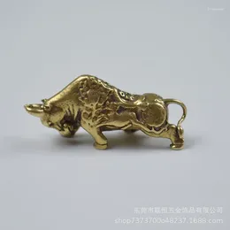 Keychains Brass Vintage Lucky Cow Knick-knacks Pure Copper Solid Zodiac Fortune Tea Pet Handle Pendant