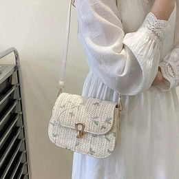 Evening Bags Fashion Flower Woven Saddle Bag Women Cute Straw Shoulder Bags Trendy Casual Handbag Ladies Lace Embroidery Crossbody Bags