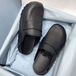 Designer Sandal Women Slipper Soft Padded Nappa Leather Slides Flat Shoes Flip Flops Summer Ladies Beach Shoes With Box 522