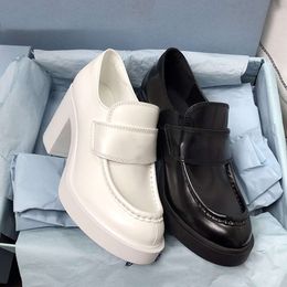 Women High Heels Sandals Designer Loafers Shoes Brushed Leather Monolith Triangle Black White With Box 521