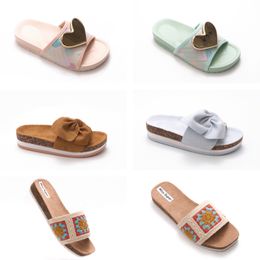 Luxury designer slides leather ladies sandals summer flat shoes fashion beach slippers for womens letter drag Slides flip flops Ladies slippe