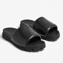 New Beach Slippers Fashion Nappa Sandal Summer Designer Women Slides Leather Soft Padded Slide Black White Flip Flops With Box 519