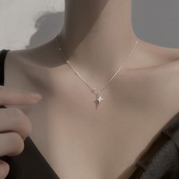 Fashion Four Stars 14K White Gold Necklace Simple and Elegant Elegant Star Pendant Chain Party Jewelry Accessories