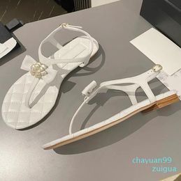 2024 Fashion Designer Women Flats Flower Pearl Metal Chain Buckle Flip-flop Woman Summer Beach Sandals