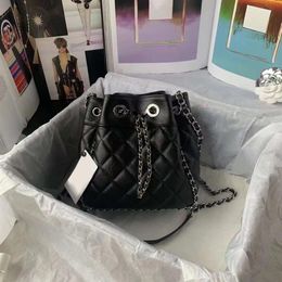 Tasarımcı Kova Çantaları Sırt Çantası Drawstring Çanta Çanta Omuz Torbası Zinciri Gümüş Ton Metal Siyah Kırışmış Vintage Cowhide Satchel F2309