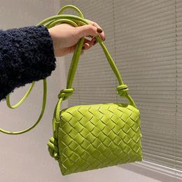 Designer Cross body Mini Loop Camera Bag Mini pressed intrecciato Shoulder bags Zip closure handbags Plain lether Knitting wallets237y