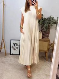 Casual Dresses Autumn Women's Sleeveless Style Polyester Material 2024 Fashion Round Neck High Waist Pullover Large Swing Dress
