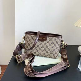 High End Handbag for Women in , New Trendy Printed Western-style Shoulder Internet Famous Casual Crossbody Bag, able Small Square Bag 2024 78% Off Store wholesale