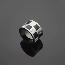 Europe America Fashion Style Rings Men Lady Womens Black Silver-color Metal Engraved V Initials Plaid Lovers Ring Size US6-US9301S