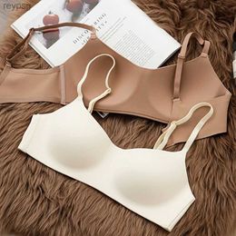 Bras Bras Women Tube Top Bras Seamless Lingerie Full Cup Breathable Bralette Underwear Beauty Back Non-Wire Comfort Sleep Bra 2 Buckle YQ240203