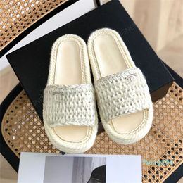 Hand-knitted Flat slipper slide Vacation style open toe sandal Beach Flat shoes designer slippers for womens Black white