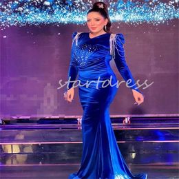 Saudi Arabic Mermaid Blue Evening Dresses With Beaded Elegant Mermaid Velvet Prom Dress Long Sleeve Floor Length Plus Size Formal Occasion Party Gowns Robe De Soiree