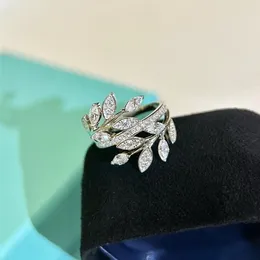 Cluster Rings High Quality 925 Sterling Silver Exquisite Leaf Shaped Ring For Women Fine Jewellery