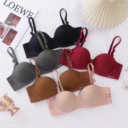 Bras One Piece Seamless And Steel Ring Free Comfortable Bra Small Chest Gathered Hollowed Out Student Underwear Female