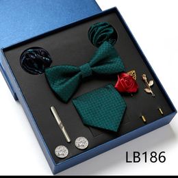 Fashion Mens Tie Gift Box Luxury Brand Necktie Bowtie Pocket Square Brooches Cufflinks Clips Suit For Party Wedding Man Gifts 240119