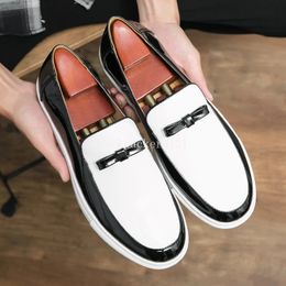 Men Vulcanised Shoes Black White Slip-On Loafers Bow Patent Leather Free Shipping for Men Casual Shoes